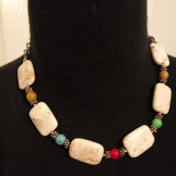 Multi Color necklace - Picture 2 of 3